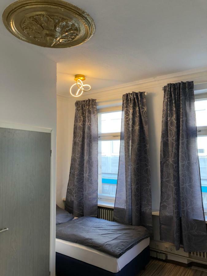 Downtown City - Privaterooms Fürth Екстериор снимка