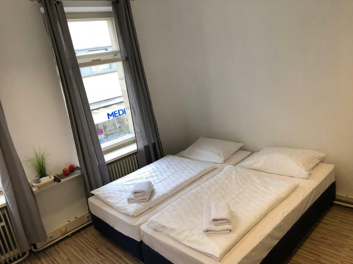 Downtown City - Privaterooms Fürth Екстериор снимка