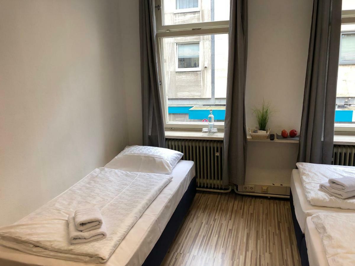 Downtown City - Privaterooms Fürth Екстериор снимка