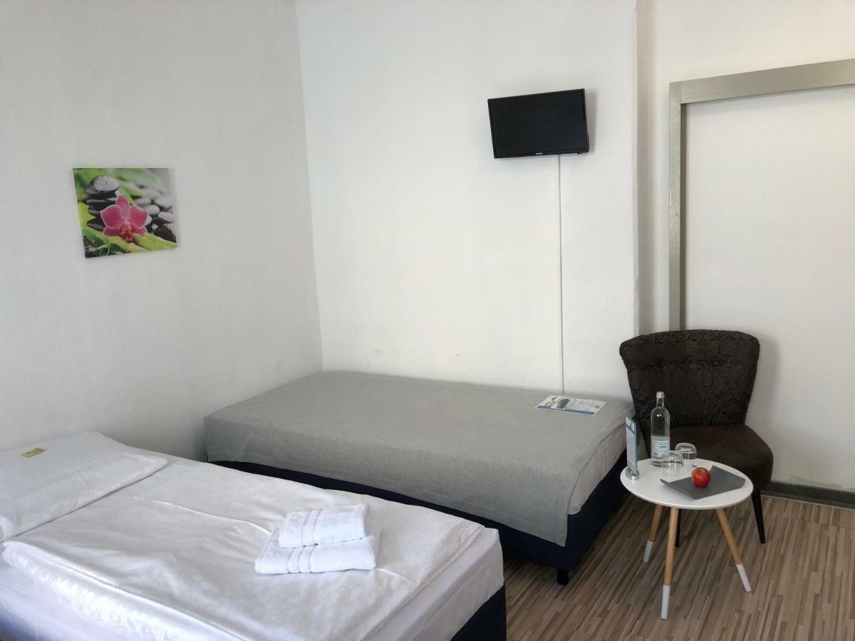 Downtown City - Privaterooms Fürth Екстериор снимка